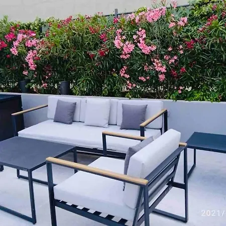 Loft Rooftop Garden By The Artspace Apartment *